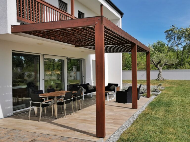 Pergolas en bois, construction et installation de pergolas en Charente