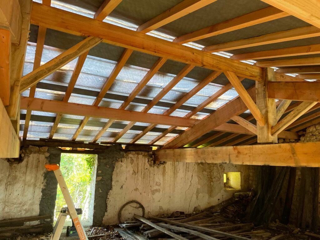 Charpente proche d'Angoulême en Charente, Croisé Bâtiment
