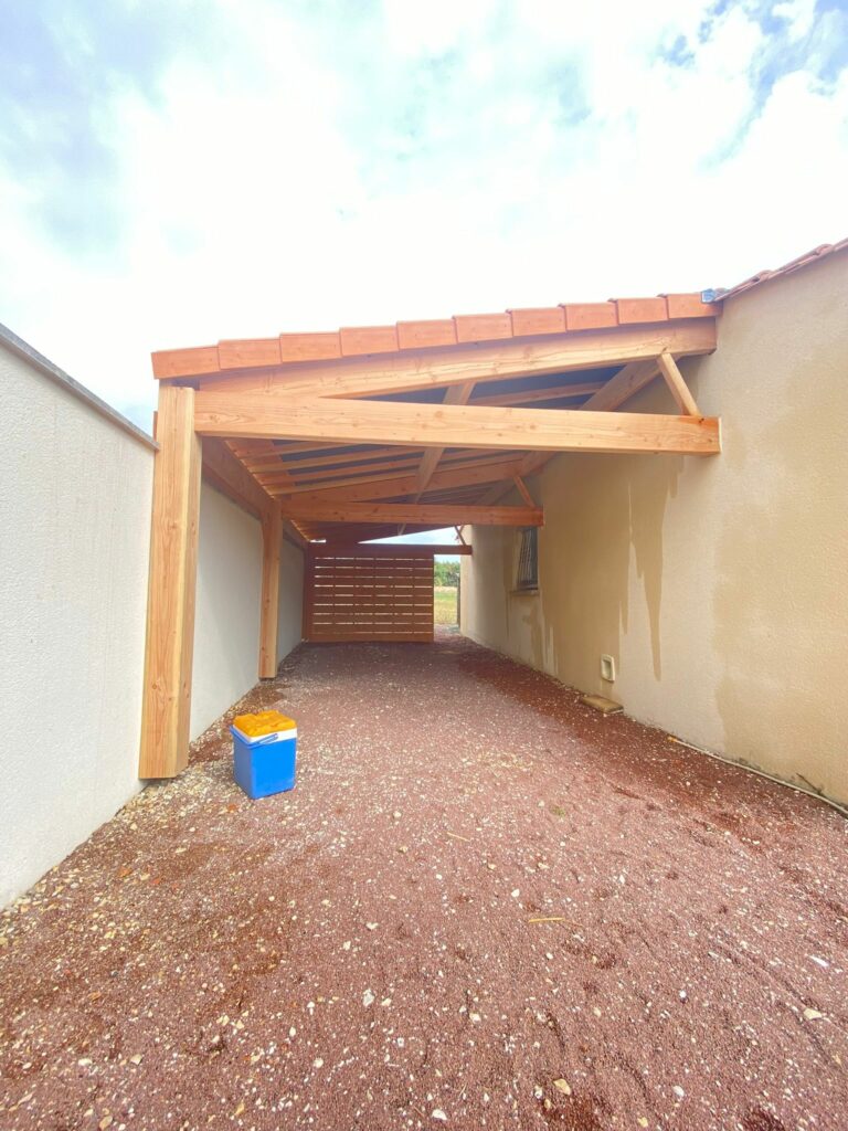 Carport en bois proche d'Angoulême en Charente