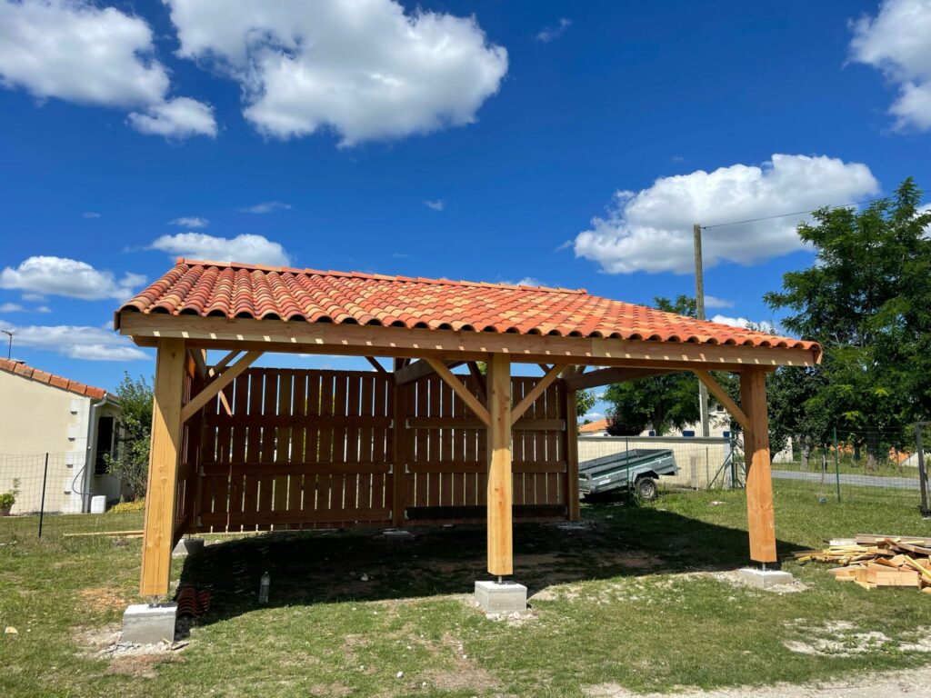 Carport en bois proche d'Angoulême en Charente